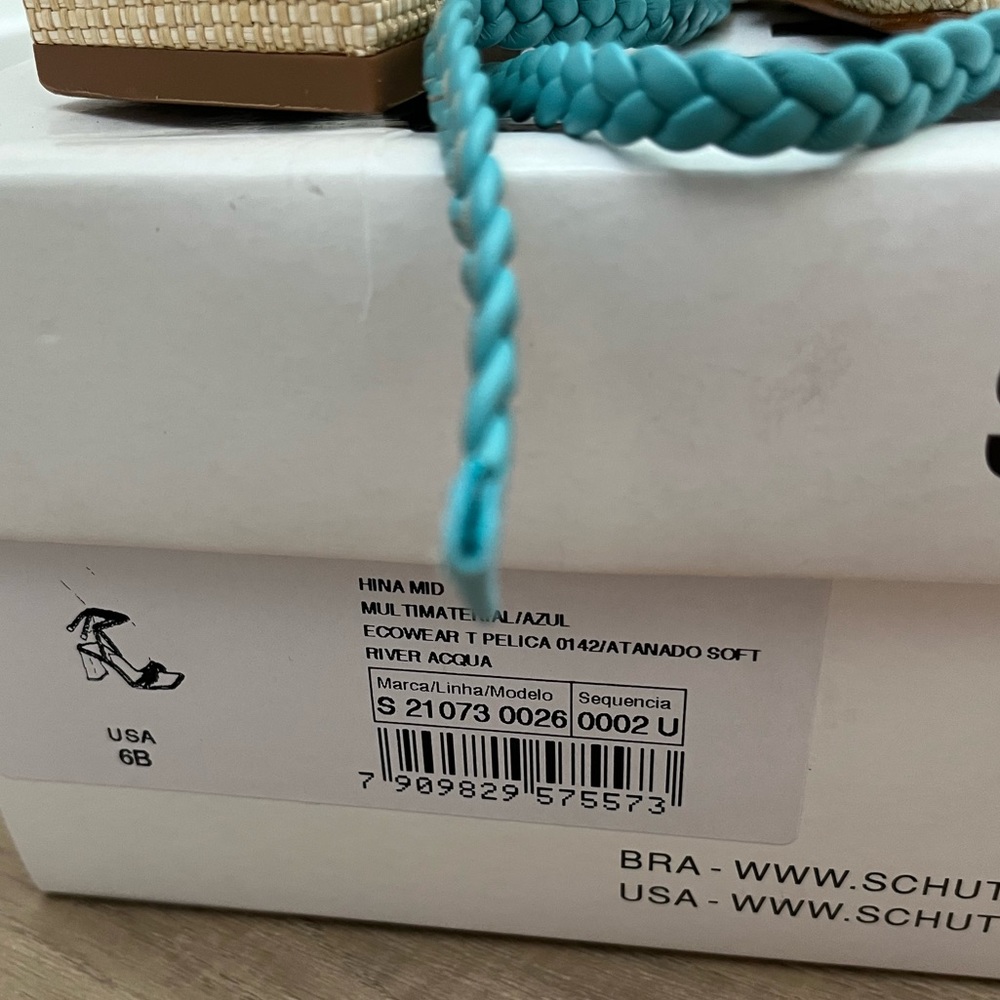 Schutz - New flower Hina Mid block-heeled sandal in turquoise/river aqua.Size 6B - Picture 10 of 10